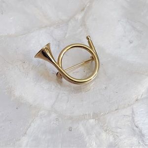 Vintage Gold Tone French Horn Mini Brooch 1”